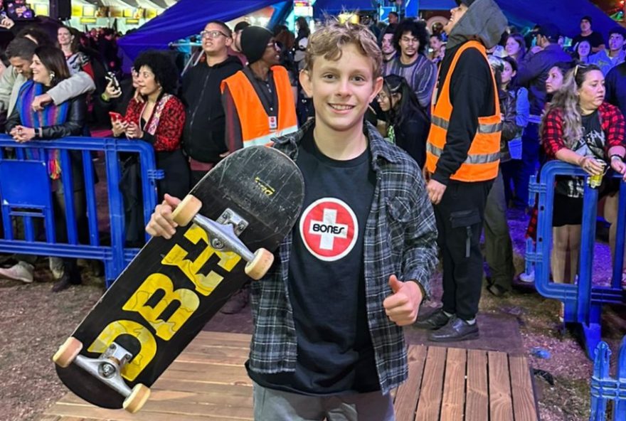 skatista-de-11-anos-realiza-sonho-ao-lado-de-idolo-mineirinho-no-joao-rock-2025