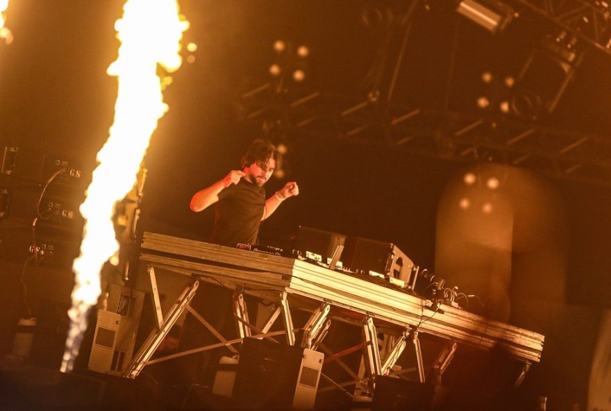 skrillex-incendeia-lollapalooza-com-performance-de-22where-are-u-now22