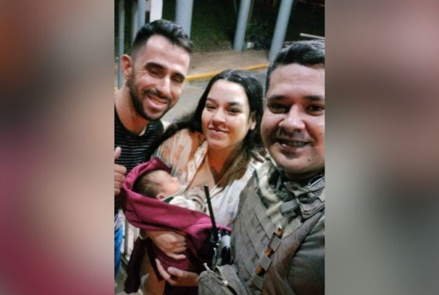 soldado-da-brigada-militar-salva-bebe-engasgado-com-manobra-de-heimlich3A-um-verdadeiro-milagre-em-passo-fundo