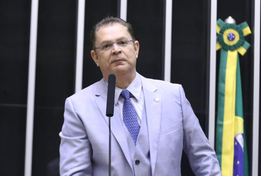 sostenes-a-cnn3A-trabalho-de-eduardo-bolsonaro-nos-eua-e-legitimo