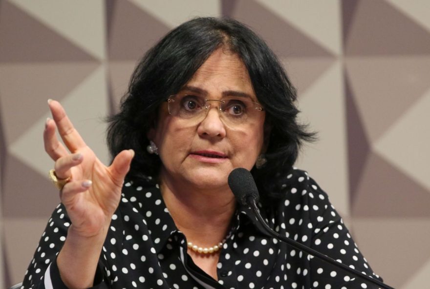 stf-autoriza-visita-de-damares-alves-a-bolsonaro-em-prisao-domiciliar