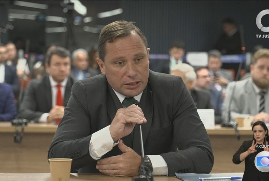 stf-determina-audiencia-para-execucao-da-pena-de-mauro-cid-em-regime-aberto