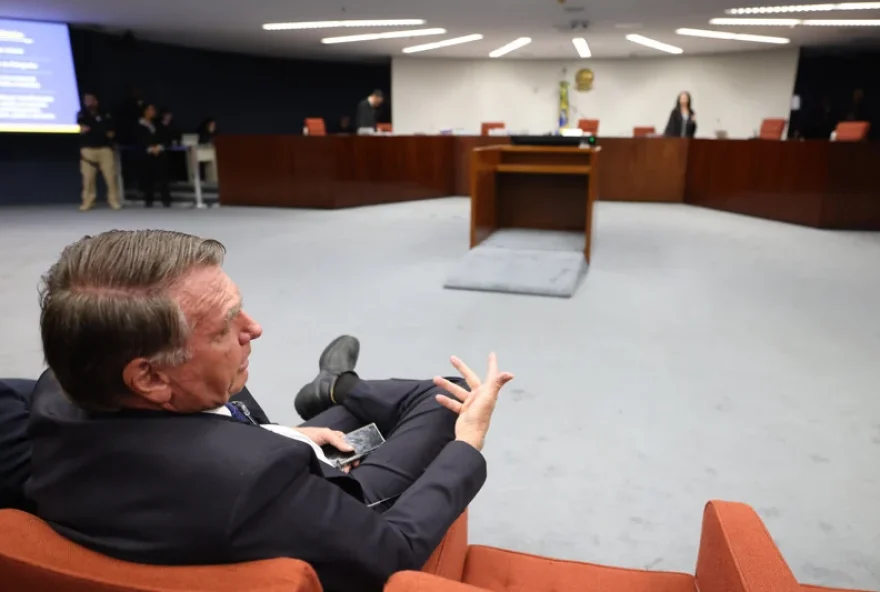 stf-deve-derrubar-reducao-das-penas-de-bolsonaro-e-golpistas-do-82F1-nos-bastidores