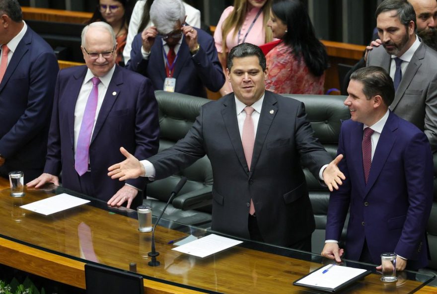 stf-e-congresso-vao-elaborar-proposta-de-transicao-para-pagamento-de-penduricalhos stf-e-congresso-vao-elaborar-proposta-de-transicao-para-pagamento-de-penduricalhos