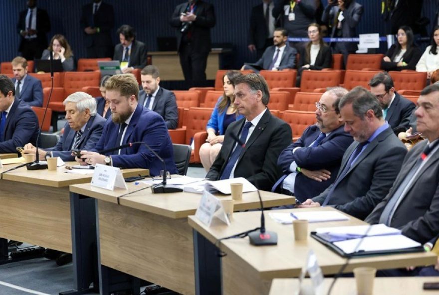 stf-impoe-punicoes-a-bolsonaro-e-aliados-alem-da-prisao stf-impoe-punicoes-a-bolsonaro-e-aliados-alem-da-prisao