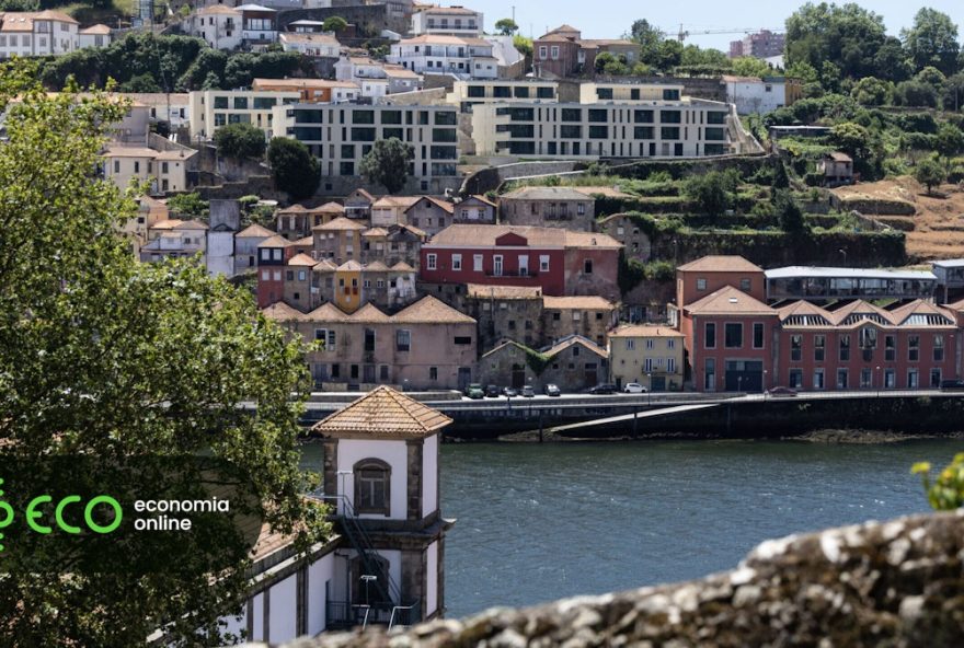 sucesso-do-projeto-piloto-de-travessia-fluvial-porto-gaia3A-quase-26-mil-passageiros