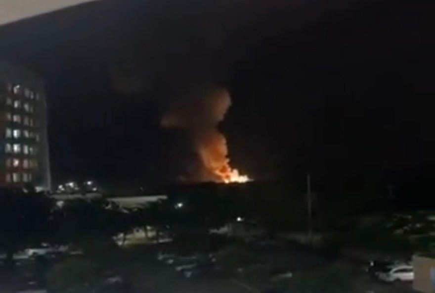 surgem-relatos-de-ao-menos-sete-explosoes-e-sobrevoo-de-aeronaves-em-caracas2C-dizem-agencias surgem-relatos-de-ao-menos-sete-explosoes-e-sobrevoo-de-aeronaves-em-caracas2C-dizem-agencias