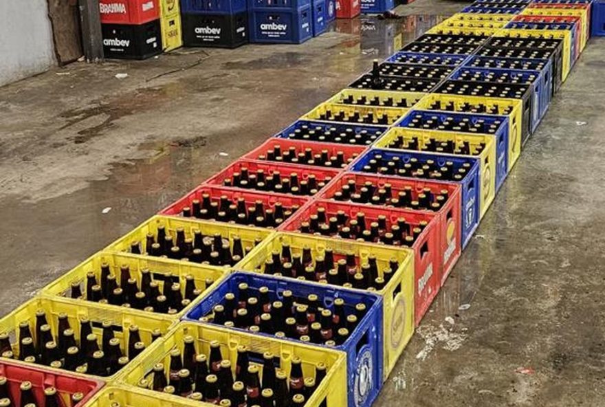 suspeita-de-metanol-ilegal-do-pcc-em-bebidas-clandestinas3A-abcf-alerta-sobre-intoxicacoes-e-mortes-saude-publica-em-risco