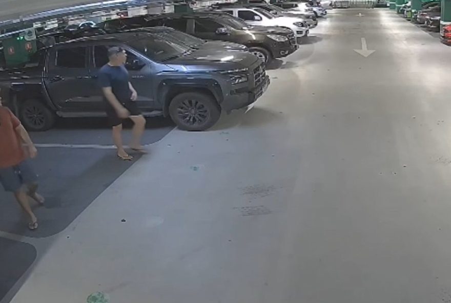 suspeito-da-quadrilha-da-hilux-e-preso-tentando-arrombar-carros-no-aeroporto-do-recife suspeito-da-quadrilha-da-hilux-e-preso-tentando-arrombar-carros-no-aeroporto-do-recife