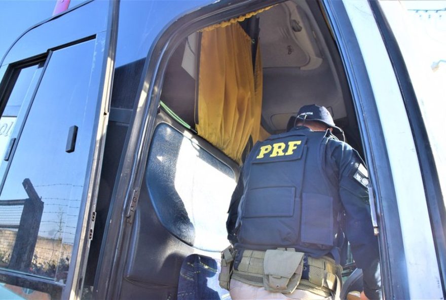 suspeito-de-abuso-sexual-em-onibus-e-preso-pela-prf-na-bahia