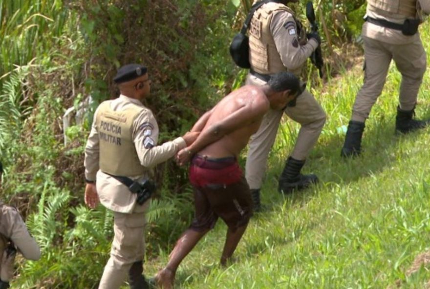 suspeito-de-assalto-a-onibus-e-capturado-em-salvador-apos-perseguicao-por-policial-de-folga