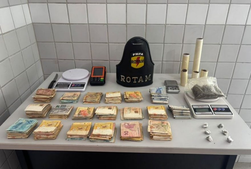 suspeito-de-delivery-de-drogas-e-detido-em-belem-com-r2418-mil-em-dinheiro-vivo suspeito-de-delivery-de-drogas-e-detido-em-belem-com-r2418-mil-em-dinheiro-vivo