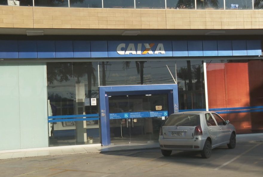 suspeito-de-instalar-22chupa-cabra22-e-detido-em-belo-horizonte3A-policia-prende-criminoso-em-agencia-no-belvedere