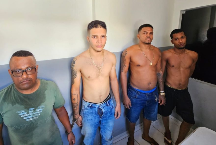 suspeito-de-roubo-de-casa-e-ameaca-em-sao-luis-e-preso3A-4-homens-interceptados-pela-policia