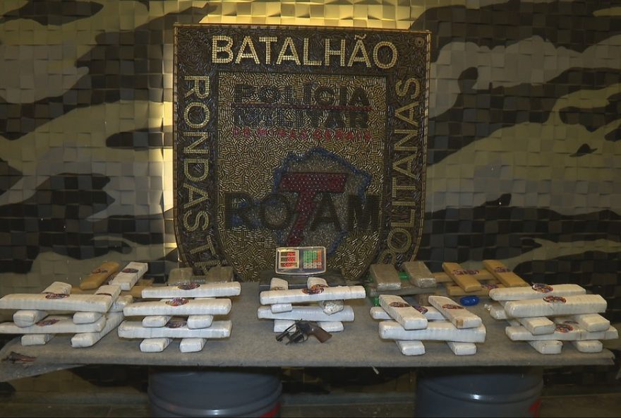 suspeito-de-trafico-preso-em-bh-tenta-subornar-policiais-com-arma-diario-do-estado