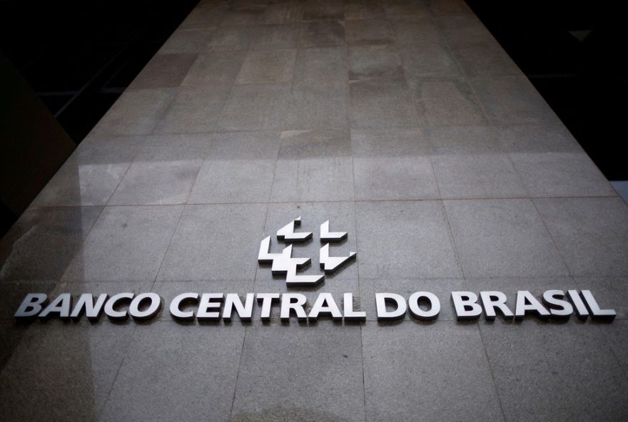 suspeito-e-preso-por-envolvimento-em-ataque-hacker-ao-sistema-pix3A-empresa-conectada-ao-bc-foi-alvo-do-crime2C-com-roubo-milionario