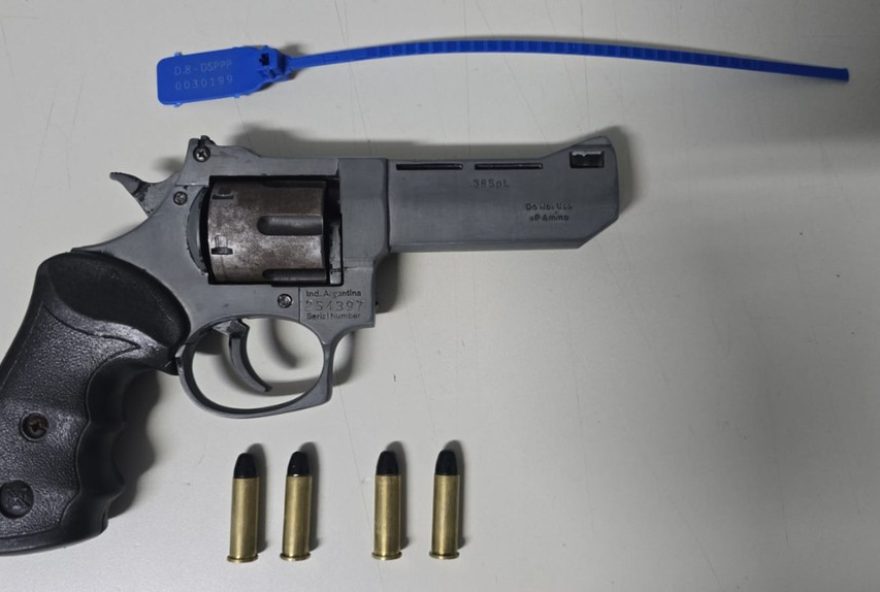 suspeito-e-preso-por-tentativa-de-homicidio-apos-recusar-aperto-de-mao suspeito-e-preso-por-tentativa-de-homicidio-apos-recusar-aperto-de-mao