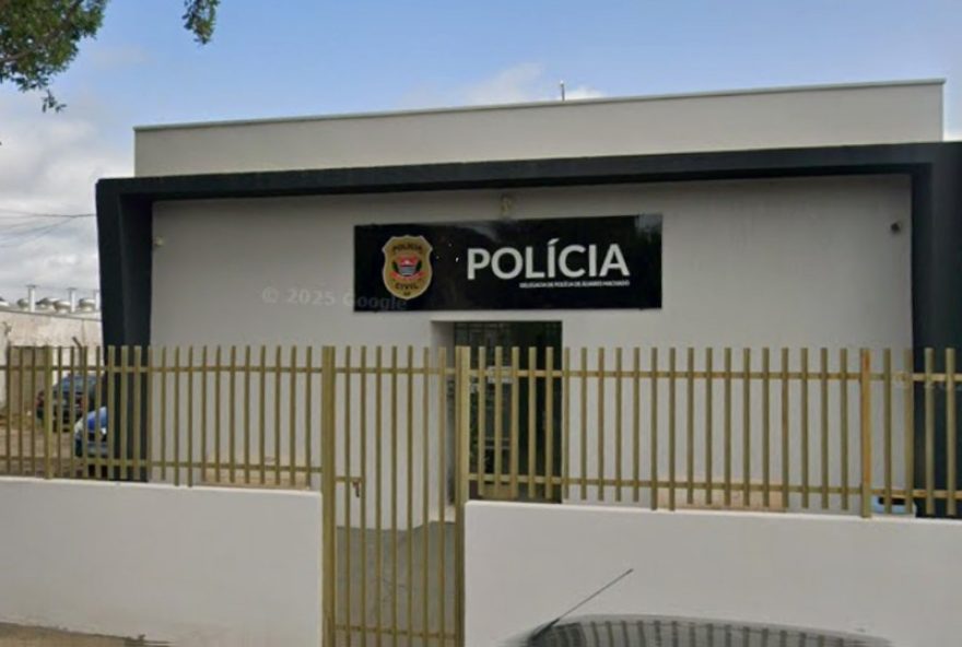 suspeito-invade-casa-de-ex-esposa-e-esfaqueia-casal-em-alvares-machado3A-crime-choca-a-cidade suspeito-invade-casa-de-ex-esposa-e-esfaqueia-casal-em-alvares-machado3A-crime-choca-a-cidade