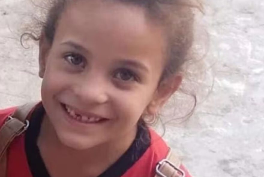 suspeitos-de-envolvimento-na-morte-de-menina-desaparecida-em-carnaiba-sao-detidos-e-levados-a-delegacia
