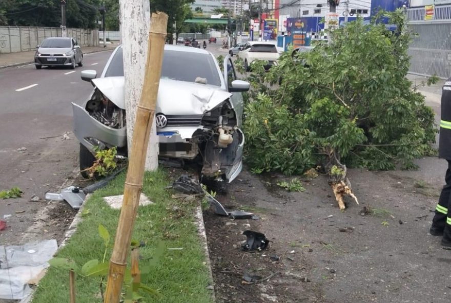 suspeitos-presos-apos-perseguicao-em-manaus3B-policial-ferido-em-acidente-de-transito suspeitos-presos-apos-perseguicao-em-manaus3B-policial-ferido-em-acidente-de-transito