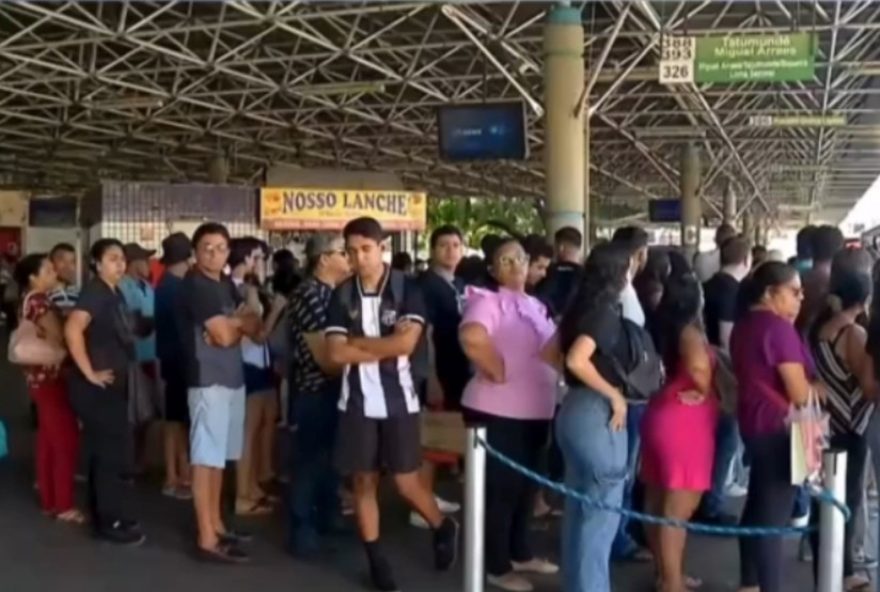 suspensao-de-25-linhas-de-onibus-em-fortaleza-gera-transtornos-para-trabalhadores-e-estudantes3A-prefeitura-busca-solucao