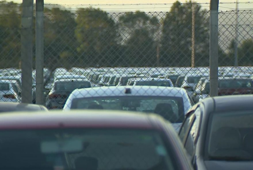 suspensao-de-contratos-na-fabrica-da-gm-em-gravatai-deve-impactar-650-trabalhadores2C-novo-suv-sonic-promete-inovar-o-mercado