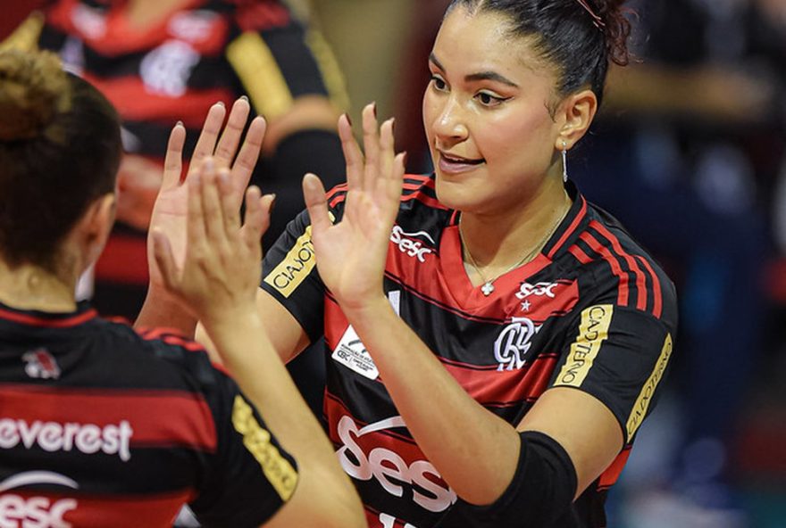 tainara-comemora-titulo-com-bernardinho-no-sesc-flamengo3A-22um-sonho-que-se-tornou-realidade22