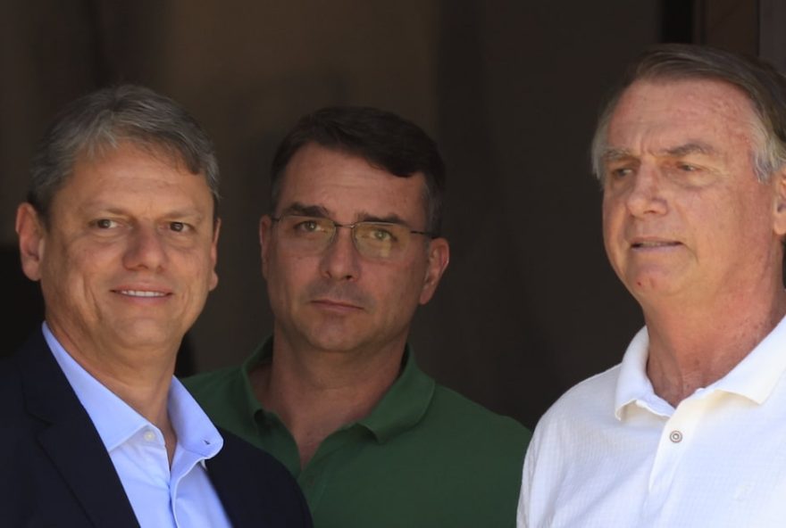 tarcisio-apoia-flavio-bolsonaro-e-diz-que-tempo-dira-se-foi-a-melhor-opcao