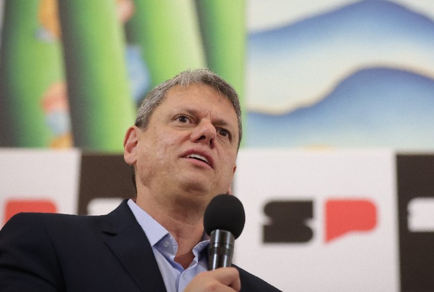 tarcisio-comenta-pre-candidatura-de-flavio-bolsonaro-e-expoe-resistencia-do-centrao tarcisio-comenta-pre-candidatura-de-flavio-bolsonaro-e-expoe-resistencia-do-centrao