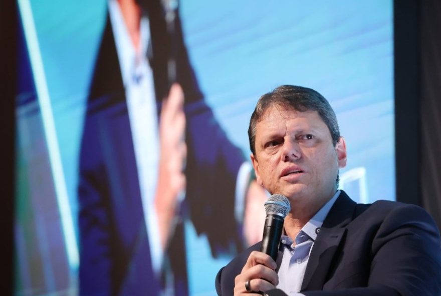 tarcisio-de-freitas-defende-prisao-perpetua-no-brasil-em-meio-a-posicao-de-bolsonaro