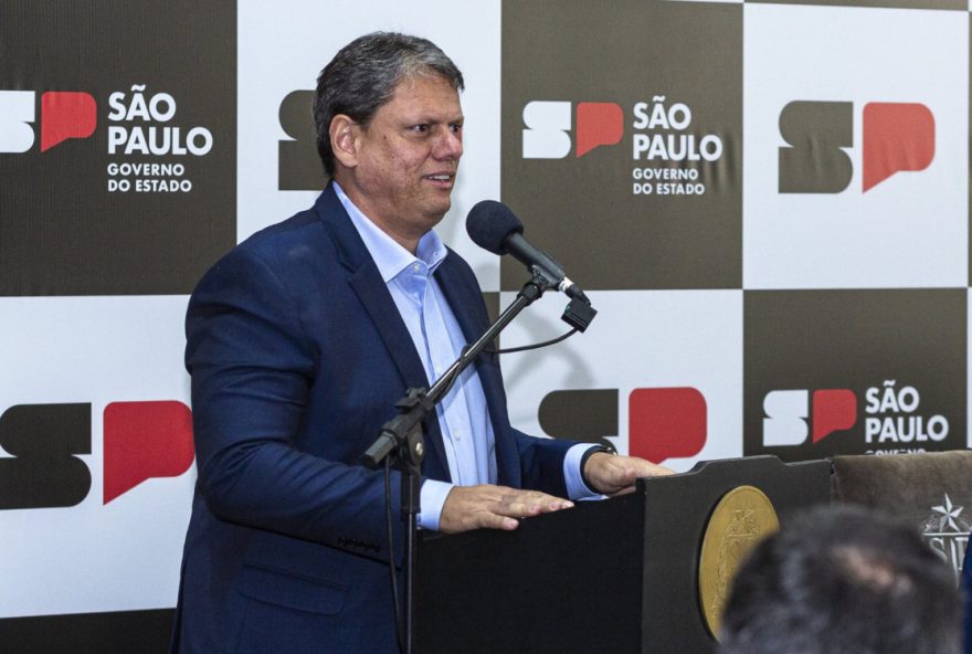 tarcisio-de-freitas-reafirma-apoio-a-flavio-bolsonaro-para-eleicoes-de-2026 tarcisio-de-freitas-reafirma-apoio-a-flavio-bolsonaro-para-eleicoes-de-2026