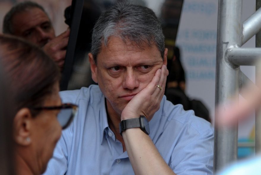 tarcisio-de-freitas-visita-bolsonaro-em-brasilia-apos-autorizacao-de-moraes