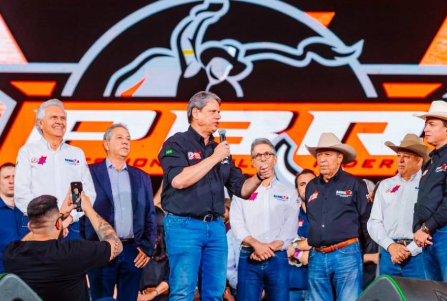 tarcisio-defende-bolsonaro-e-o-agronegocio-na-festa-do-peao-de-barretos
