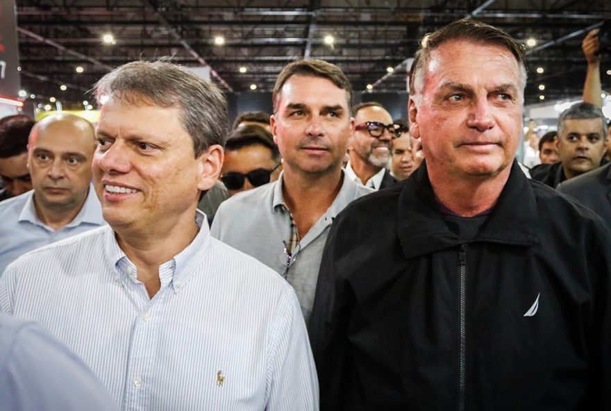 tarcisio-deve-visitar-bolsonaro-na-papudinha-nesta-quinta-feira tarcisio-deve-visitar-bolsonaro-na-papudinha-nesta-quinta-feira
