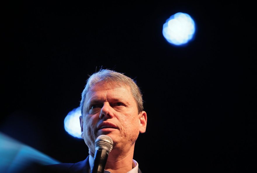 tarcisio-freitas-ignora-criticas-de-lula-e-mantem-postura
