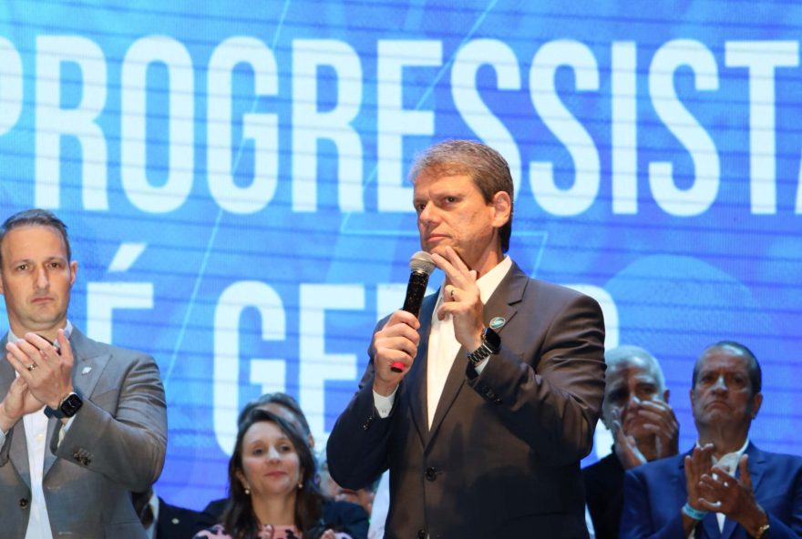 tarcisio-negocia-anistia-em-meio-a-julgamento-de-bolsonaro