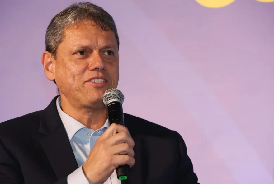 tarcisio-reafirma-apoio-a-bolsonaro-e-promete-suporte-para-flavio