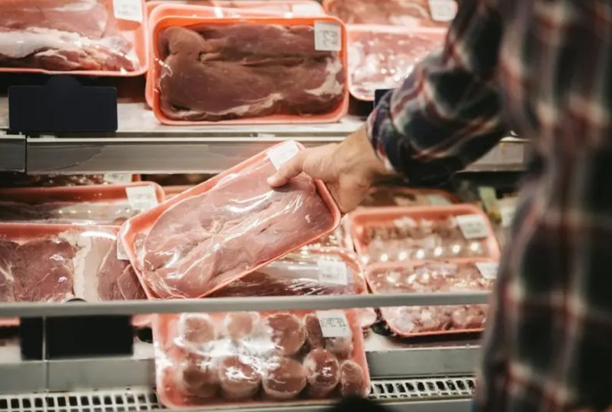 tarifaco-de-trump-prejudica-exportacao-de-carne-brasileira3B-novos-mercados-sao-estudados