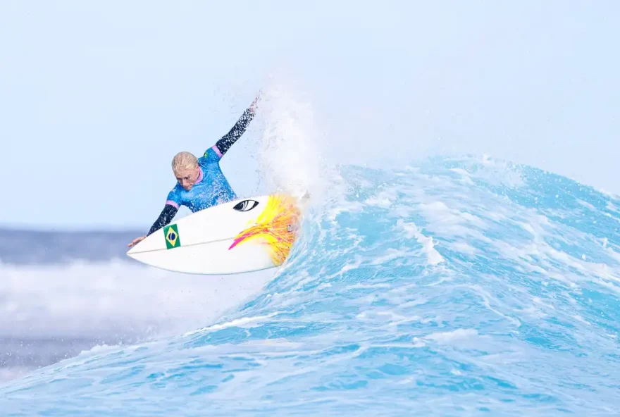 Gabriel Medina e Tatiana Weston-Webb representam o Brasil.. (Foto: COB)