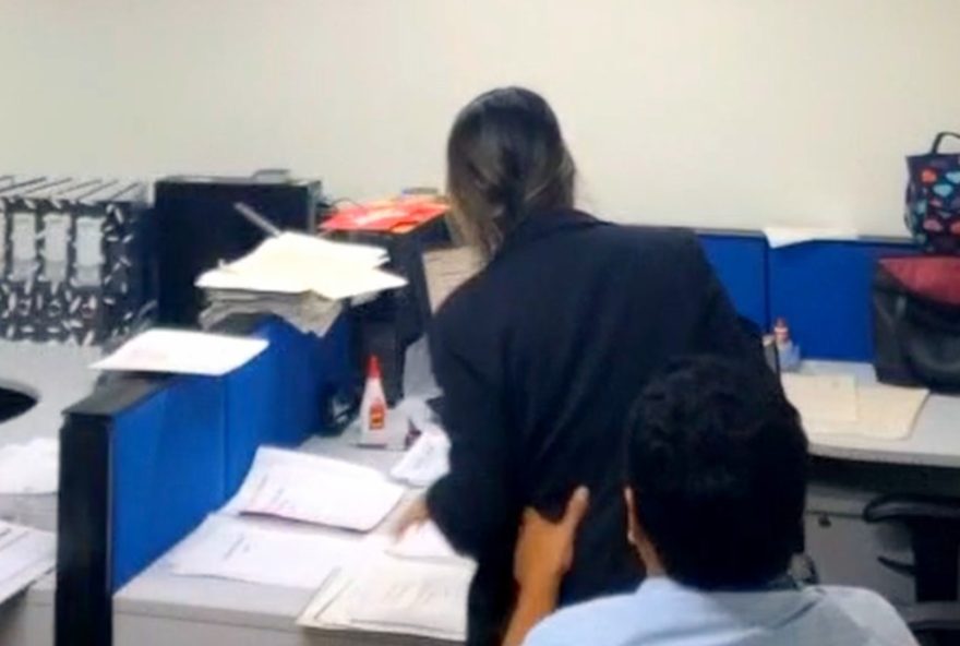 tce-am-investiga-denuncia-de-importunacao-sexual-por-servidores3A-caso-de-assedio-revelado-por-colaboradora-terceirizada