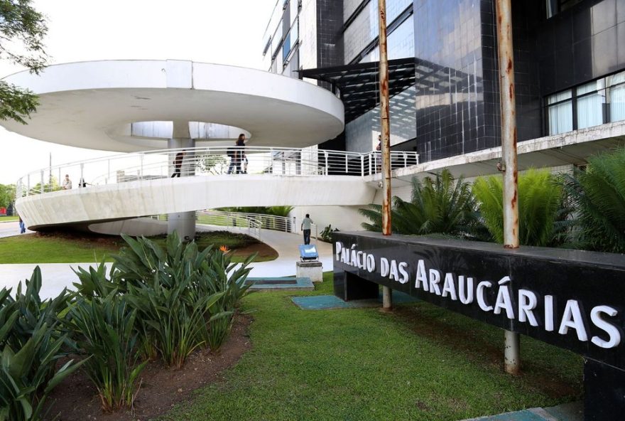 tce-suspende-licitacao-do-governo-pr-com-bk-bank-investigado-por-ligacao-com-pcc3A-contrato-avaliado-em-r24-100-bilhoes-interrompido