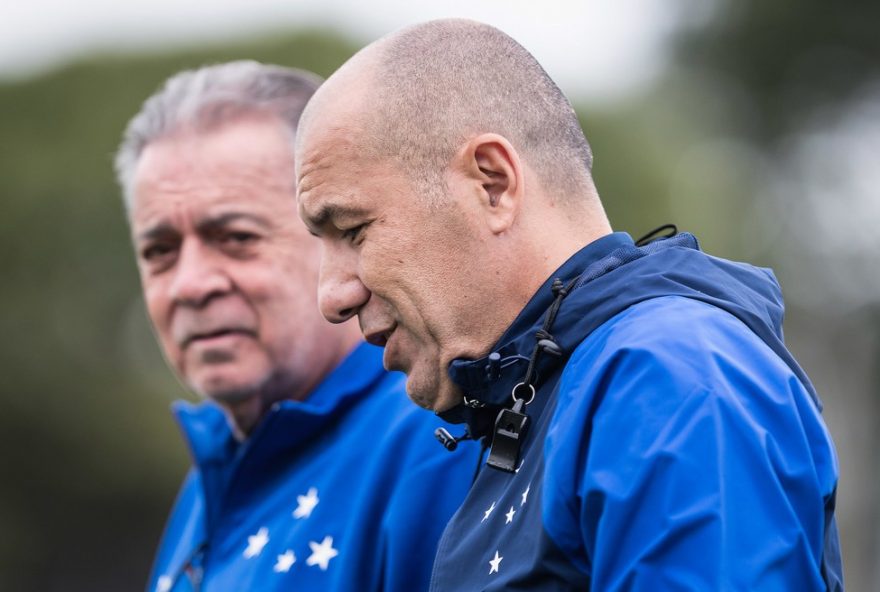 tecnico-do-cruzeiro2C-leonardo-jardim2C-busca-reforcos-para-melhorar-desempenho-da-equipe-no-brasileirao