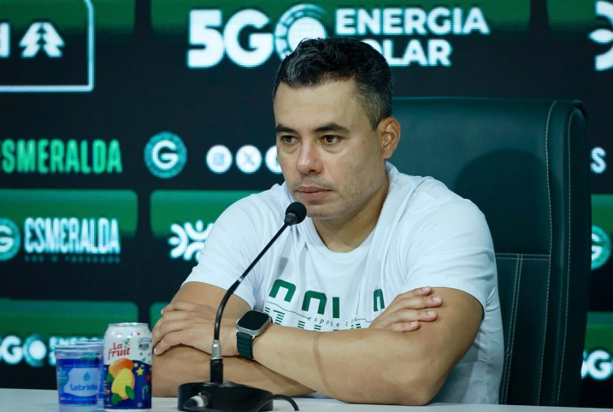 tecnico-do-goias-lamenta-eliminacao-no-campeonato-goiano-por-falta-de-eficiencia-no-ataque.-enfrentara-brasiliense-na-copa-verde