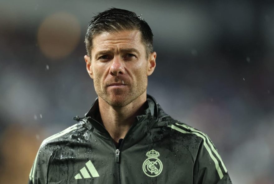 tecnico-do-real-madrid-minimiza-importancia-de-vini-jr-em-relacao-a-idolo