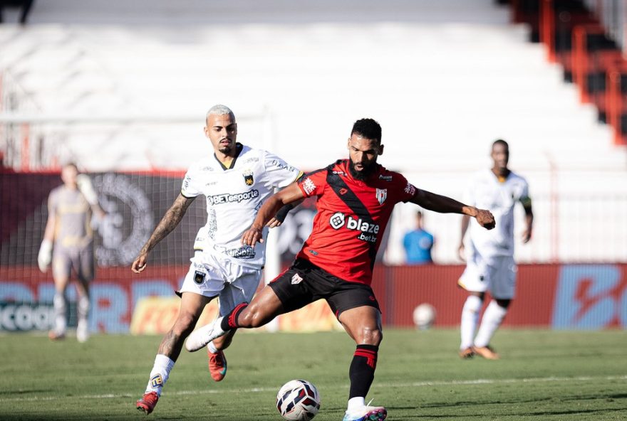 tecnico-do-volta-redonda-critica-postura-de-jogadores-em-coletiva-apos-derrota3A-clima-tenso-e-pressao-aumentam-na-serie-b