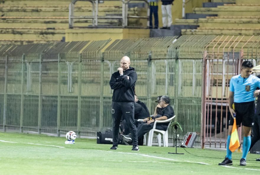 tecnico-do-volta-redonda-fala-sobre-bastidores2C-desfalques-e-critica-a-arbitragem-apos-empate-na-serie-b