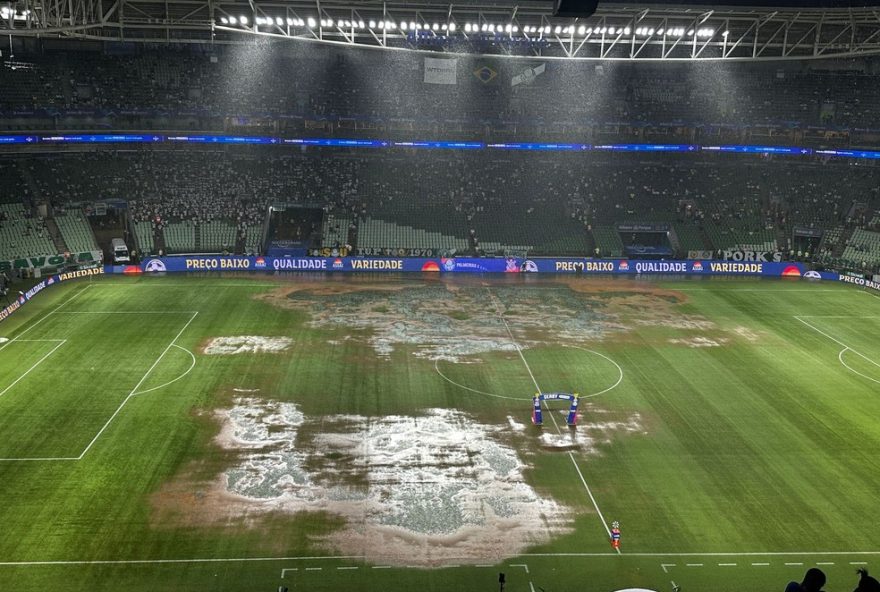 tempestade-de-granizo-adia-classico-palmeiras-x-corinthians3B-confira-os-estragos-no-gramado