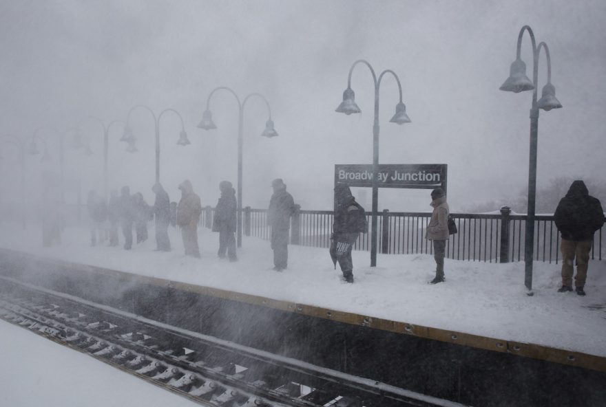 tempestade-de-neve-leva-nova-york-e-nordeste-dos-eua-a-declararem-emergencia tempestade-de-neve-leva-nova-york-e-nordeste-dos-eua-a-declararem-emergencia