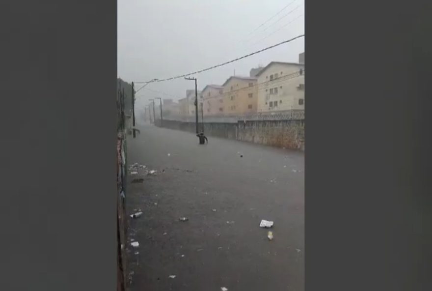 temporal-causa-alagamentos-em-sao-luis3A-alerta-de-chuvas-intensas-no-maranhao