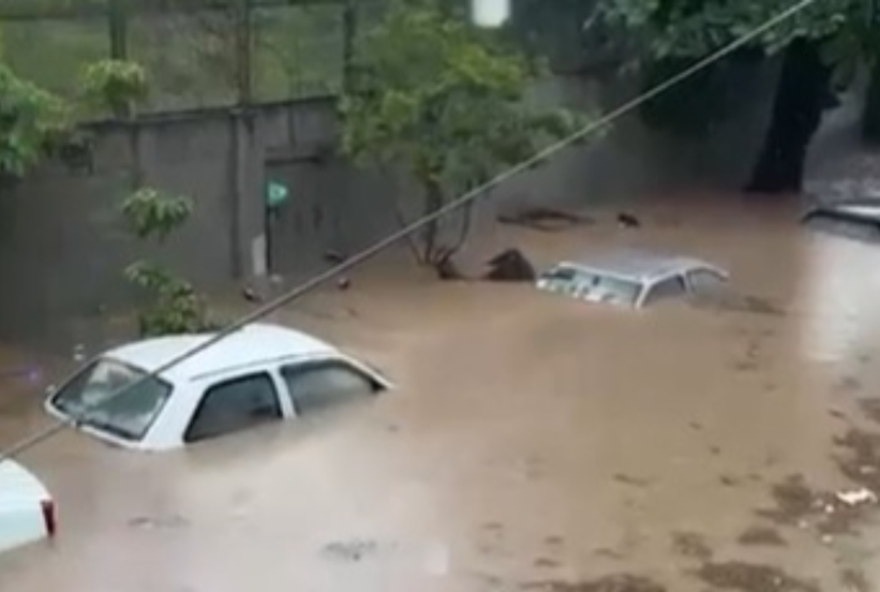 temporal-causa-estragos-em-sao-joao-de-meriti3A-idosa-morre-e-600-desalojados.-moradores-lamentam-perdas-e-prejuizos-apos-enchente temporal-causa-estragos-em-sao-joao-de-meriti3A-idosa-morre-e-600-desalojados.-moradores-lamentam-perdas-e-prejuizos-apos-enchente